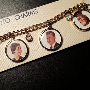 Vintage Jewelry - 1950's Family Photo Charm Bracelet Original Card Vintage Jewelry - 1950's Family Photo Charm Bracelet Original Card
